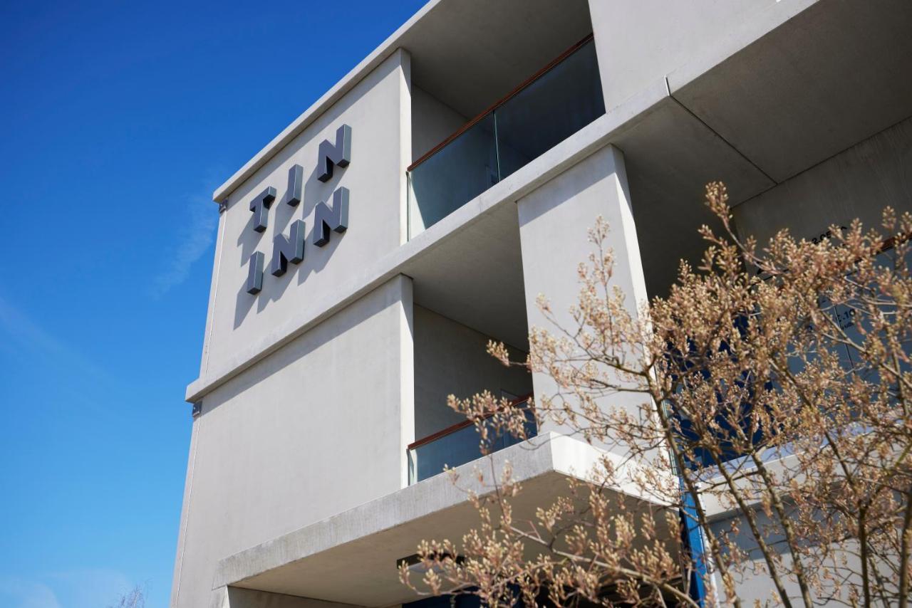 Tin Inn - Erkelenz - Das Hotel Aus Hochwertig Ausgebauten Ueberseecontainern Εξωτερικό φωτογραφία